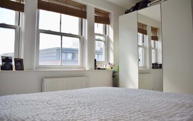 Отель 2 Bedroom Flat In Shoreditch комната для гостей