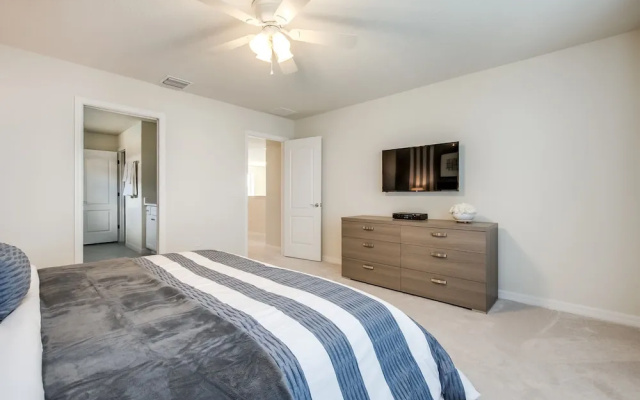 5444 Misty Oak Circle