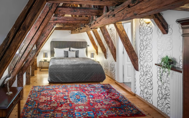 Chateau 9 Apartments by Adrez Living