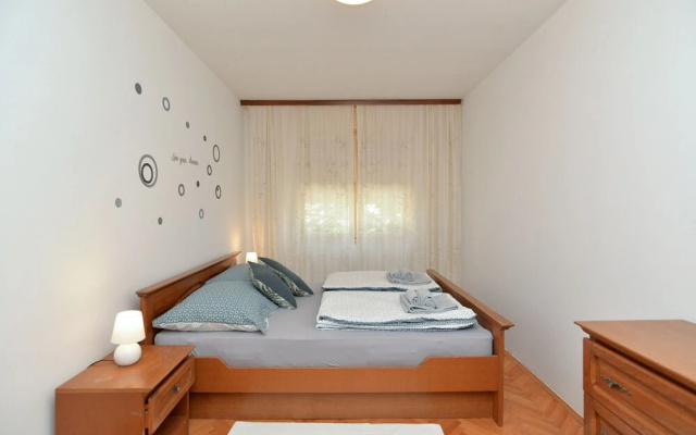 Apartment 1905