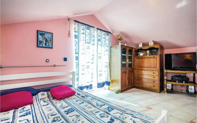 Stunning Apartment in Karlobag With Wifi