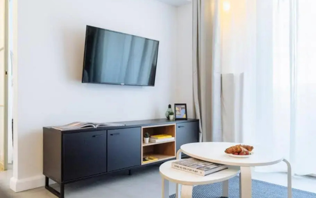 Pop Art Flat - Bright 2BR near the Old Town
