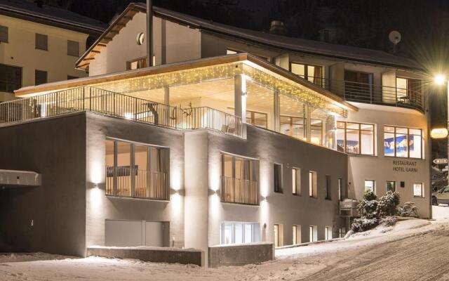 Отель Laagers Hotel Garni Швейцария, Самедан - отзывы, цены и фото номеров - забронировать отель Laagers Hotel Garni онлайн вид на фасад