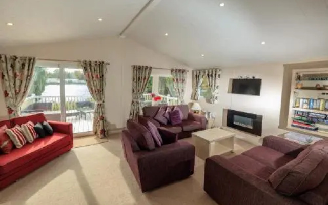 Casa Lago - Luxury lodge with Exclusive lake view - Haggerston castle