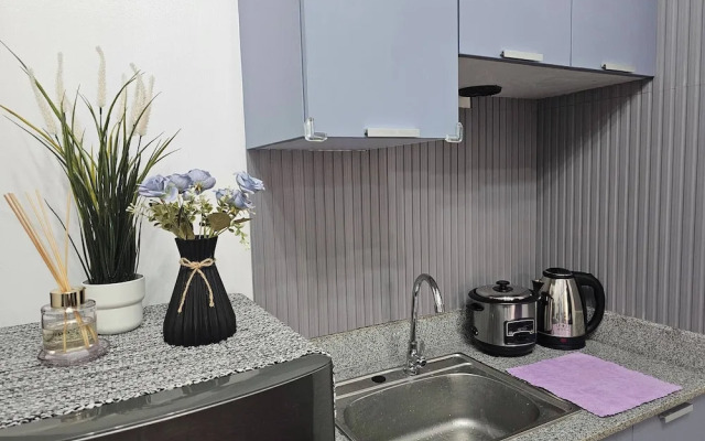 Paseo Verde Las Pinas - Sleeps 2 Adults & 2 Children