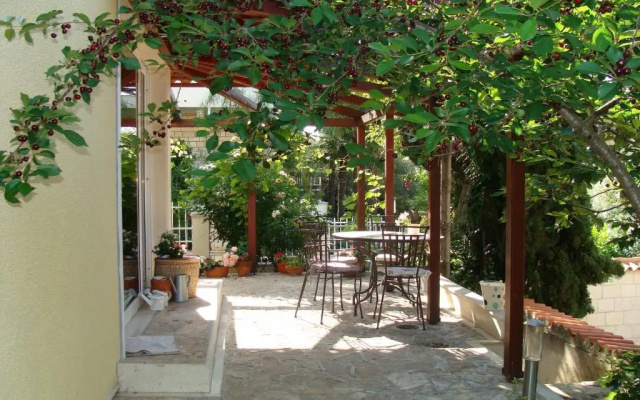 Apartments Mana - 250 m from sea