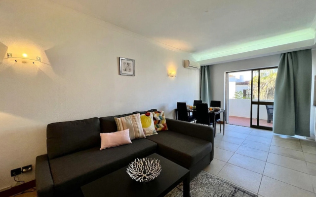 Vilamoura Cosy 4 With Pool by Homing