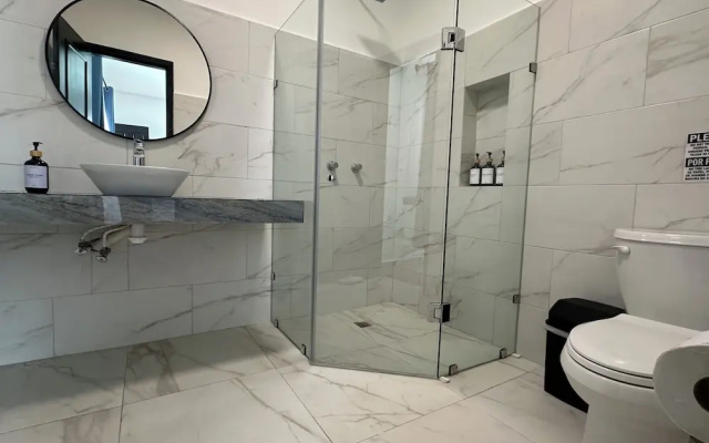 Plaza Nardos Hotel & Suites
