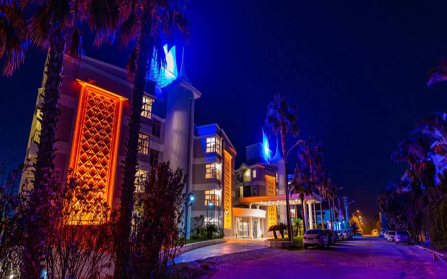 Royal Atlantis Beach