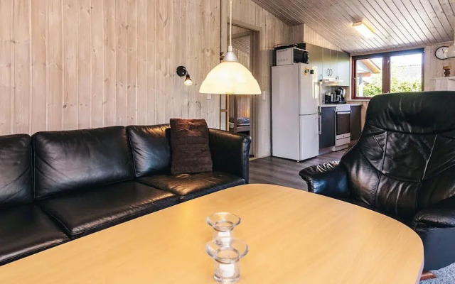 6 Person Holiday Home in Dannemare