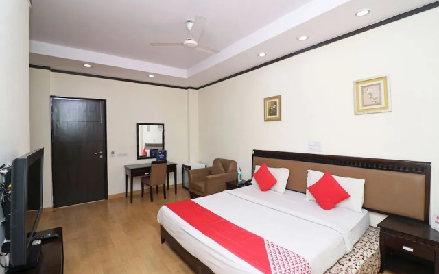 OYO 24624 Kaycee Residency