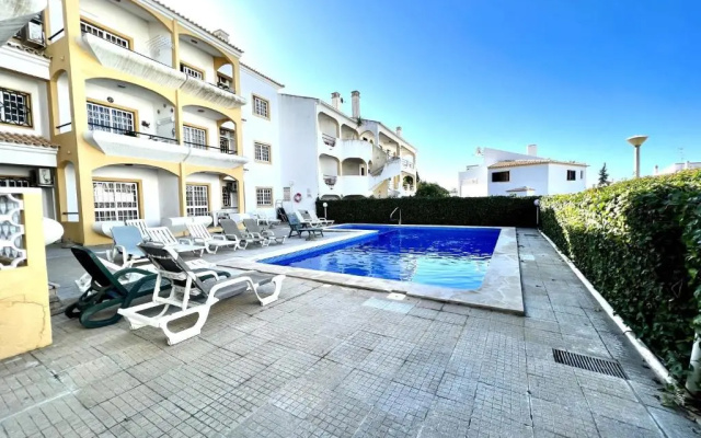 Quarteira Classic With Pool by Homing