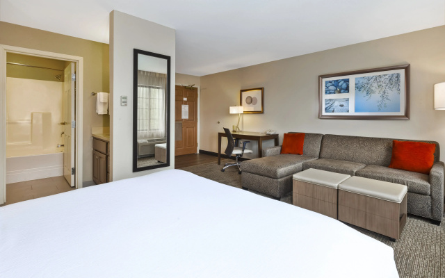 Staybridge Suite Charlottesville Airport