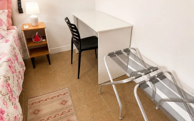 Casa Laranja com Split e Wi-Fi 700 MB