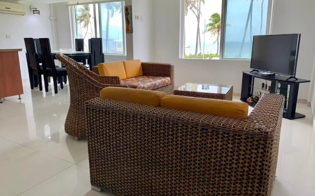 Apartamentos Limsor Beach