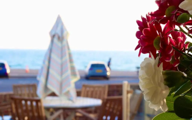 Serenity "your calm seafront retreat"