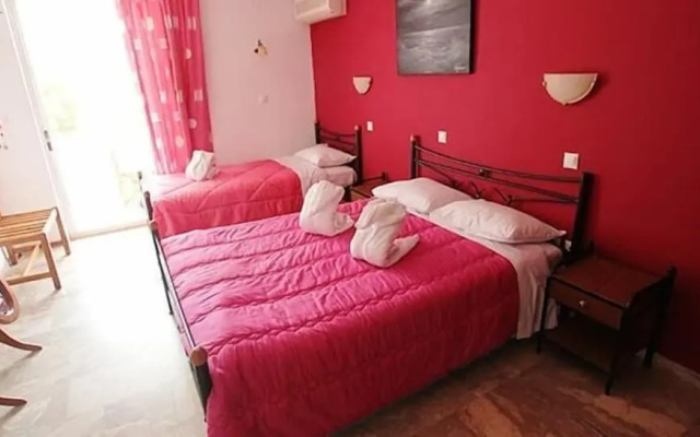 Triton Hotel & Bungalows