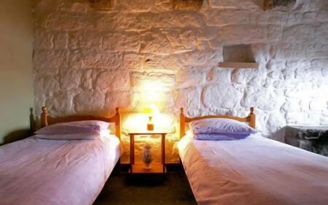 The Tower at Plane Castle-sleeps 4-pets Ok-parking