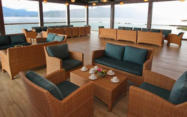 Toba Beach Hotel