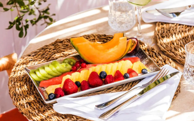 Hôtel La Tartane Saint -Tropez