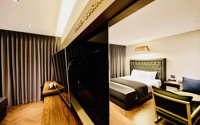 Golden Business Hotel