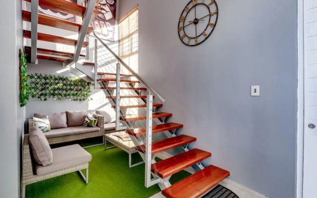516 Point Bay - Super Stylish for Less