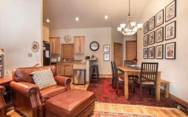 Four Pines Retreat