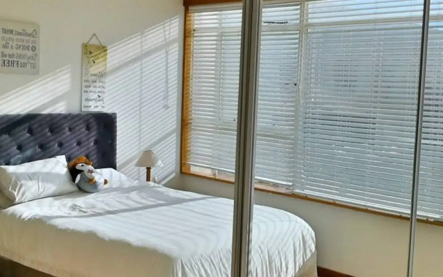 2 Bedroom Apartment in Vredehoek Towers