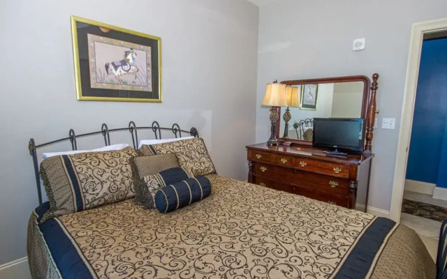 Bel Sole Penthouse 1801 - 4 Br condo