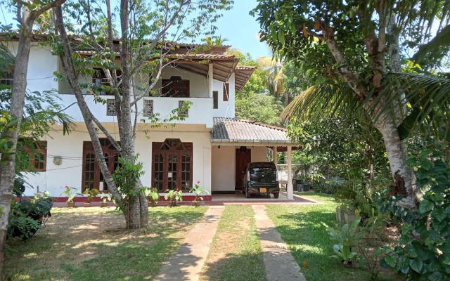 Charming 2-bed Apartment in Weligama