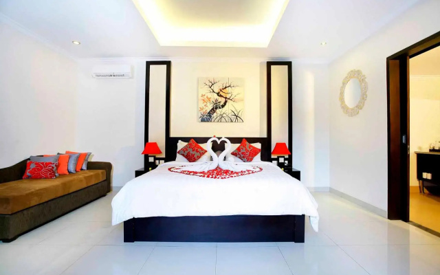 Green three bed room villa private pool
