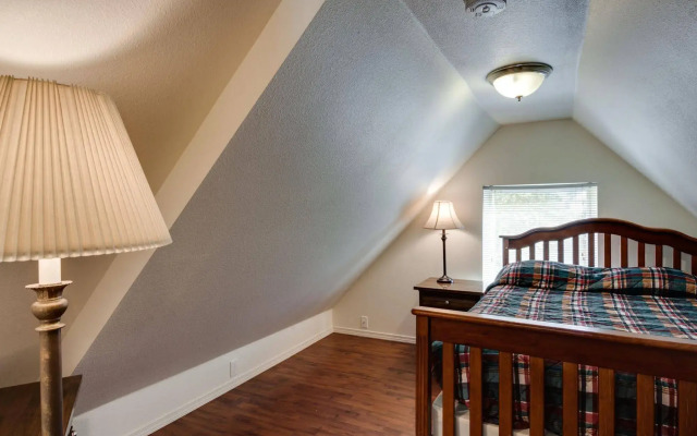 Maple Leaf Manor Suites
