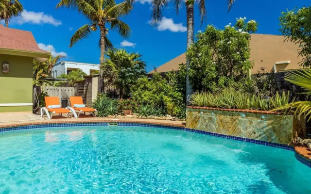 Spacious 5BR Home w Amazing Garden Privatepool