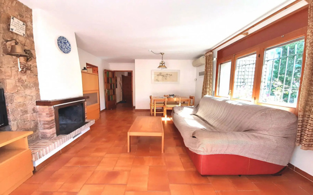 Alier in Llafranc With 3 Bedrooms and 1 Bathrooms