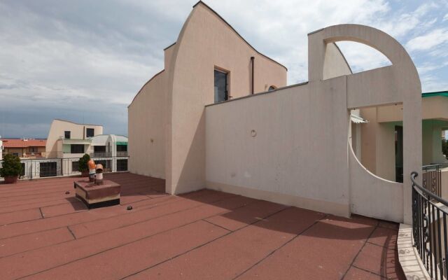 Апартаменты One Bedroom Apartment with Large Balcony вид на фасад