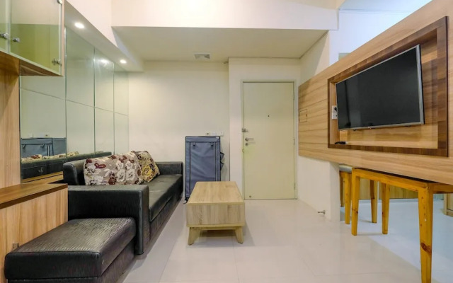 Strategic 2BR Apartment with Workspace @ Season City