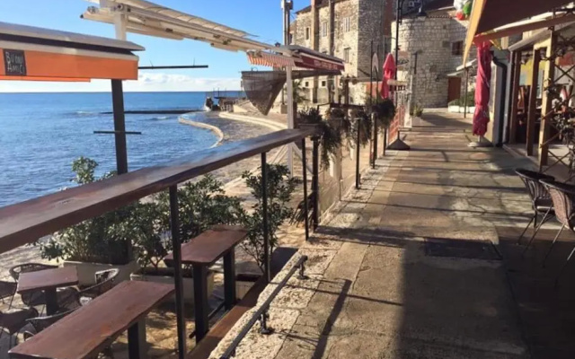 Seafront Apartment Jadri