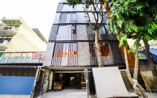 Hotel O Ashirwad home Near Pitampura
