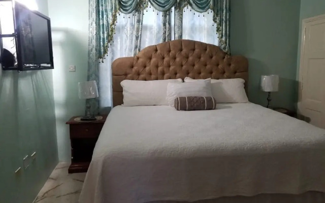 Dela de-Rose Guest House negril Jamaica