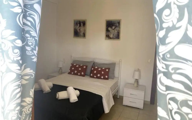 Impeccable Apt Sleeps 5 in Heraklion
