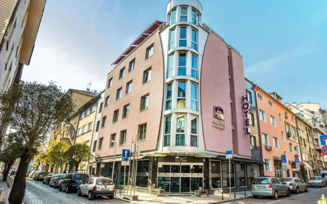 Art Plaza Hotel