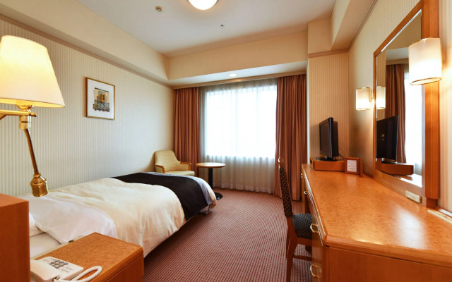 Отель The Crest Hotel Kashiwa