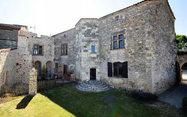 Castle Near Agen With Shared Pool