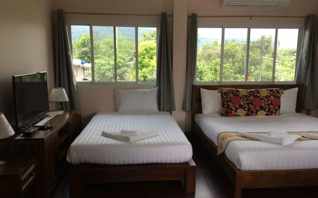 Baan Suan Khun Yaiy Nakhon Nayok