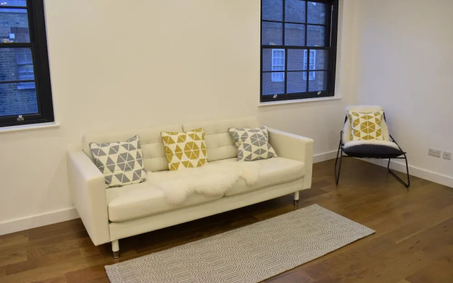 2 Bed Flat In Shadwell