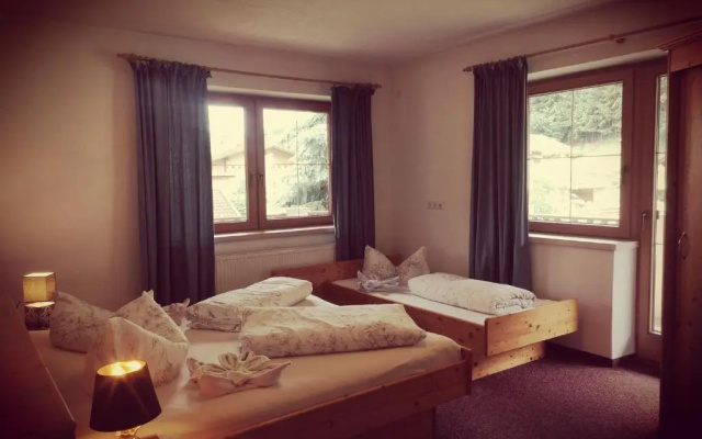 Landhaus Chalet Rosenrot