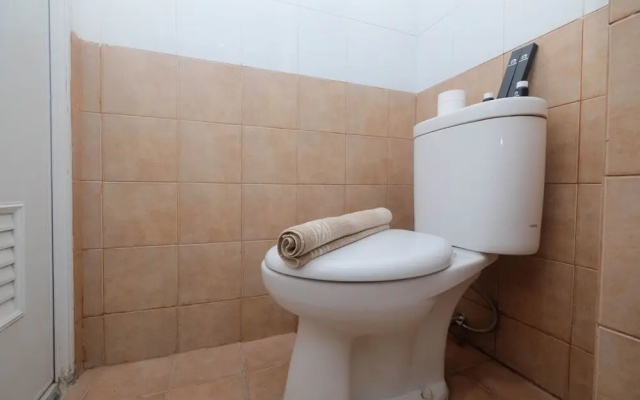 Comfort 2Br Apartment At Green Pramuka City