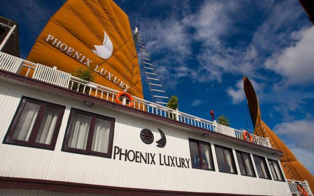 Отель Phoenix Luxury Cruise Halong вид на фасад