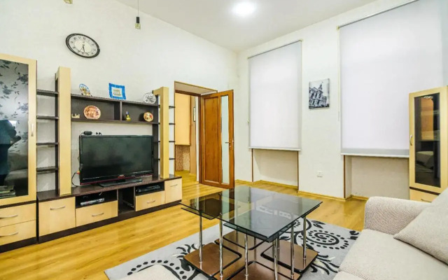 M Estate Targovu 2 room (009).