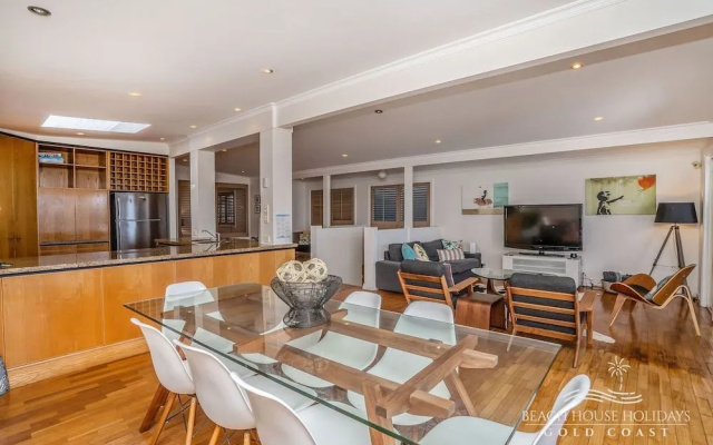 True Beachfront Family Holiday Home